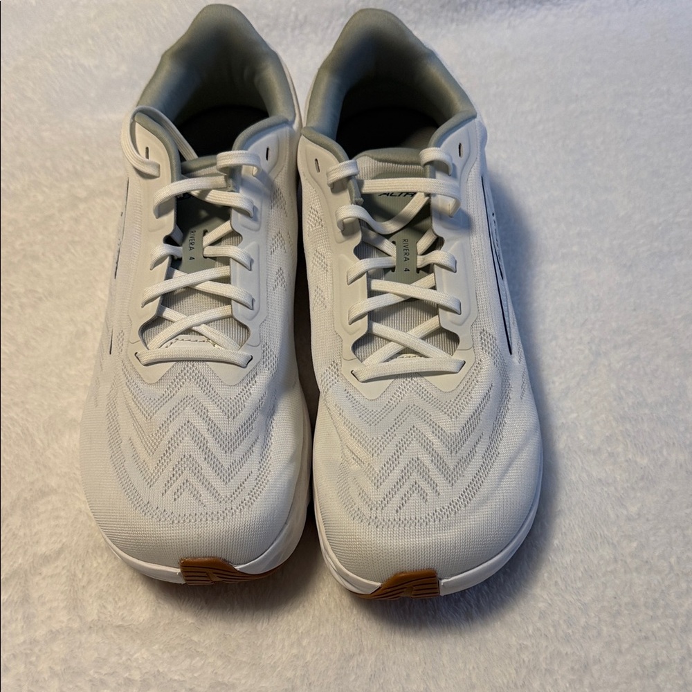 Altra Men's Rivera size 9.5 grey and white NWOB Athletic Shoes - Picture 10 of 11